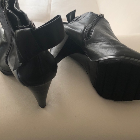 *sold* Schutz Booties (USA size 10B) see pics* - Picture 3 of 8